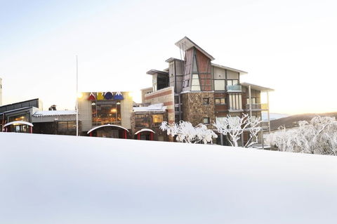Abom Hotel - Accommodation Mermaid Beach 2