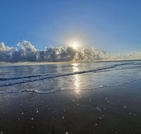 ABSOLUTE BEACH FRONT MACKAY - Comfort Resort Blue Pacific - Accommodation Mermaid Beach