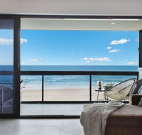 Absolute Beach Front Renovated 3 Bdrm 2 Bath App - Accommodation Mermaid Beach