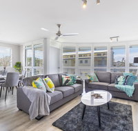 Absolute beachfront penthouse Castaways Beach - Accommodation Mermaid Beach
