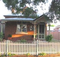 Acacia Cottage on Peel Bathurst - Accommodation Mermaid Beach