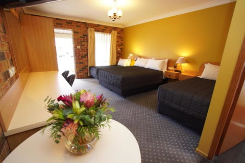 Exies Bagtown - Accommodation Mermaid Beach 3