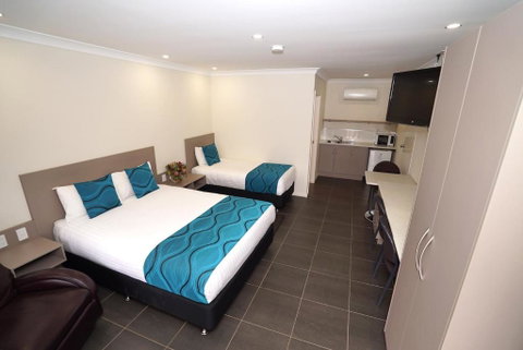 Exies Bagtown - Accommodation Mermaid Beach 0