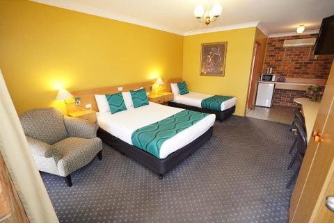 Exies Bagtown - Accommodation Mermaid Beach 1