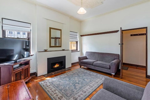 Fairholme Apartment - Accommodation Mermaid Beach 2