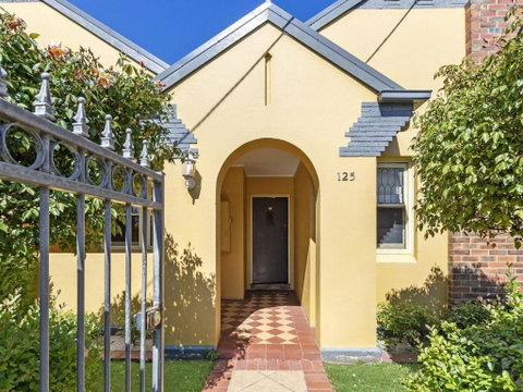 Fairholme Apartment - Accommodation Mermaid Beach 0