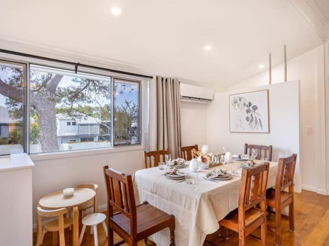 Family Friendly Cozy 4BR House At Annerley - Accommodation Mermaid Beach 1