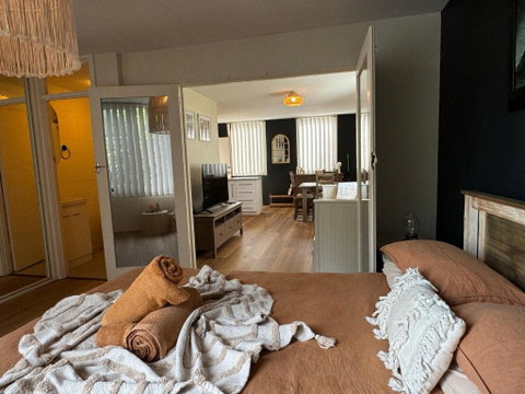 FORR64 - Cosy East Perth Retreat - Accommodation Mermaid Beach 3