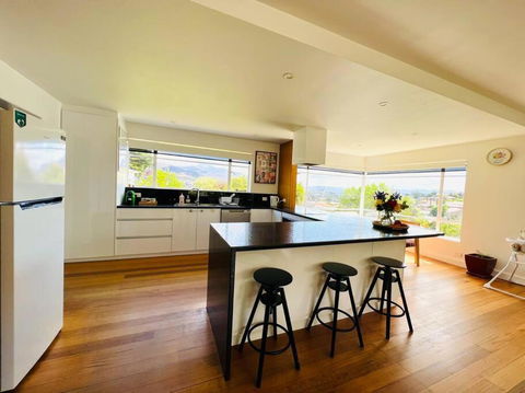 Garden House 15 Min To Hobart CBD - Accommodation Mermaid Beach 3