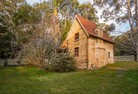 Gardeners Cottage - Accommodation Mermaid Beach 3