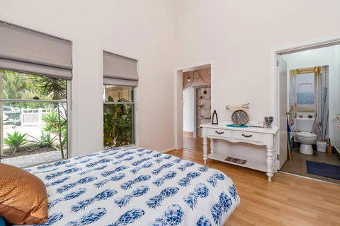 Gawler Townhouses 1C , 1 Queen Bed - Accommodation Mermaid Beach 0