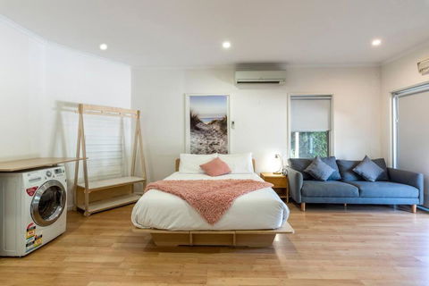 Gawler Townhouses 1b - Accommodation Mermaid Beach 0