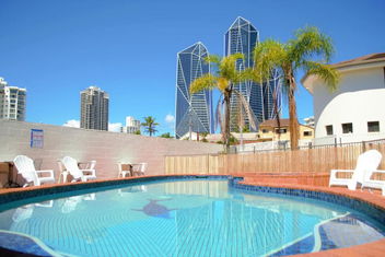 Gold Coast Inn with Accommodation Mermaid Beach