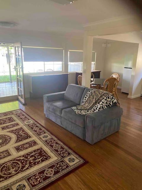 Golden Street Cottage - Accommodation Mermaid Beach 2