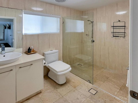 H2O Holiday Apartments Unit 12 - Accommodation Mermaid Beach 3