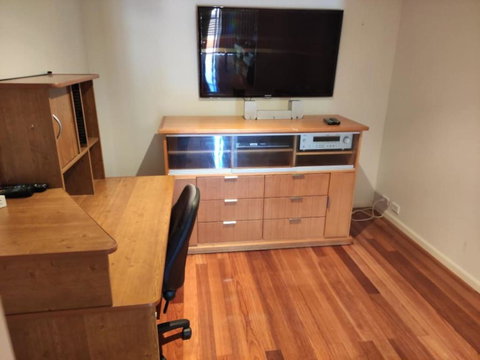 Ground Level 2BR 2BA Apartment W Courtyard - Accommodation Mermaid Beach 2