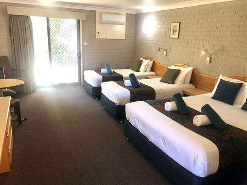 Hilltops Retreat Motor Inn - Accommodation Mermaid Beach 2