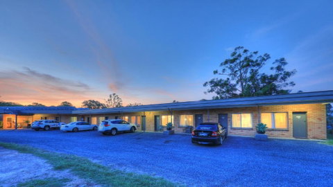 Hilldrop Motor Inn - Accommodation Mermaid Beach 3