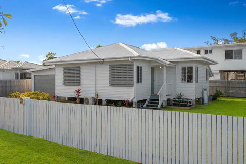 House On Halifax - Accommodation Mermaid Beach 1