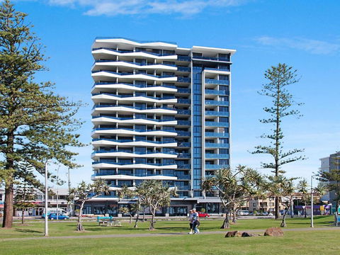 Iconic Apartments 704 - Accommodation Mermaid Beach 2