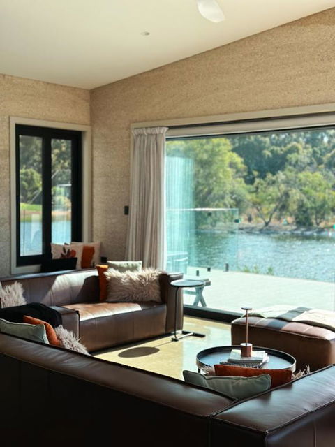 INDICA HEMP HOUSE - Multi Award Winning-Luxury-Eco Designed House-lake Views-hot Tub-Cinema - Accommodation Mermaid Beach 2
