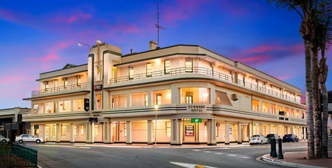 Hotel Renmark - Accommodation Mermaid Beach 0