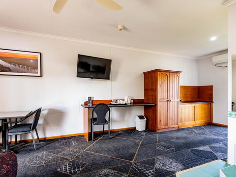 Hotel Renmark - Accommodation Mermaid Beach 2