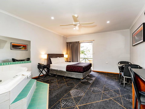 Hotel Renmark - Accommodation Mermaid Beach 3