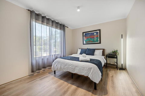 INVERLOCH Beach House - Accommodation Mermaid Beach 3