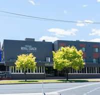 Adelaide Royal Coach - Accommodation Mermaid Beach