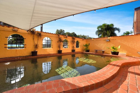 Adobe Motel - Accommodation Mermaid Beach 1