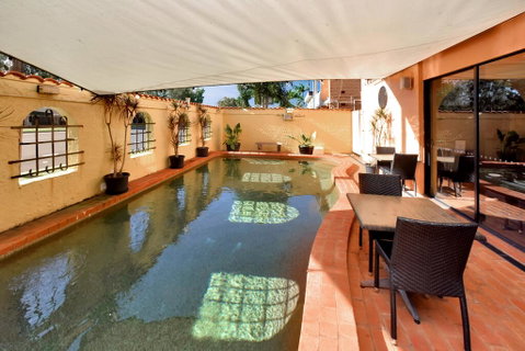 Adobe Motel - Accommodation Mermaid Beach 2