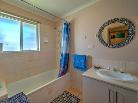 Affordable Holiday Home - Accommodation Mermaid Beach 3