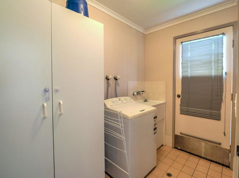 Affordable Holiday Home - Accommodation Mermaid Beach 2