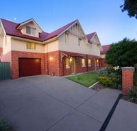 Albury Suites - Schubach Street - Accommodation Mermaid Beach
