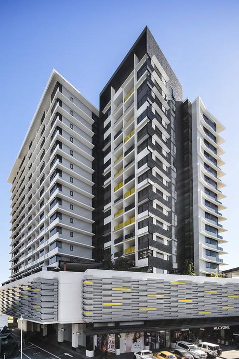 Alcyone Hotel Residences - Accommodation Mermaid Beach 3