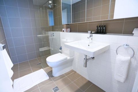 Alex Perry Hotel & Apartments - Accommodation Mermaid Beach 2