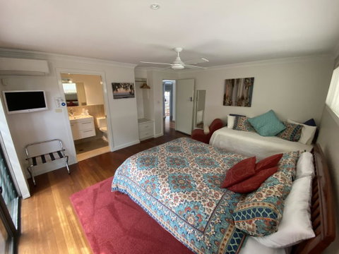 Anchors B&B - Accommodation Mermaid Beach 0