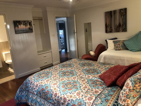 Anchors B&B - Accommodation Mermaid Beach 1