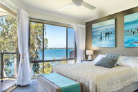 Anne's Waterfront Haven BB