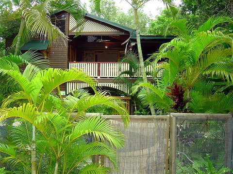 Appian Beach House - Accommodation Mermaid Beach 0
