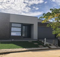 Apple House Tarneit North - Accommodation Mermaid Beach