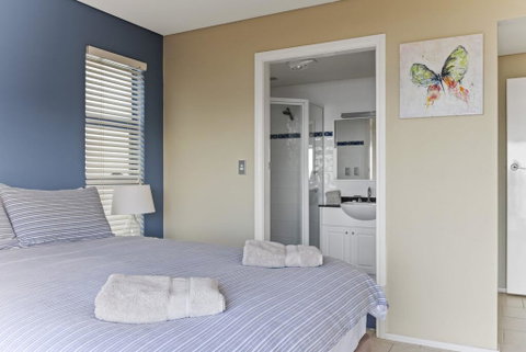 Aqua Shores Award Winning Apartment - Accommodation Mermaid Beach 3