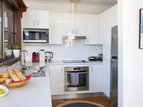 Araluen On Holden - Great Deck With Ocean Views - Accommodation Mermaid Beach 3