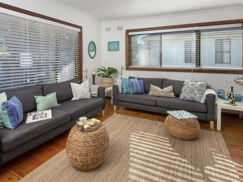 Araluen On Holden - Great Deck With Ocean Views - Accommodation Mermaid Beach 1