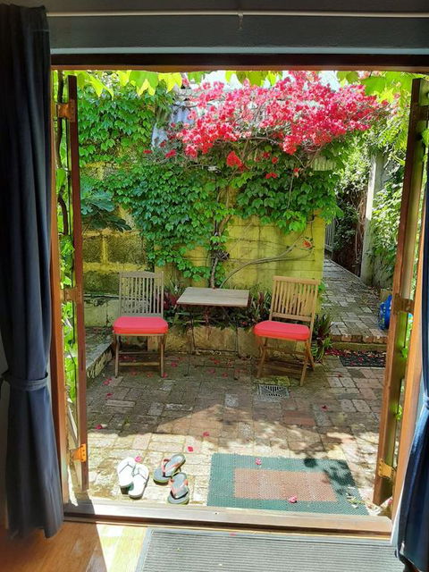 Art & Garden Retreat - Accommodation Mermaid Beach 3