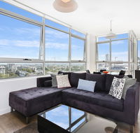 As the Sun Sets - Modern and Spacious 2BR Zetland Apartment Facing the Setting Sun - Accommodation Mermaid Beach