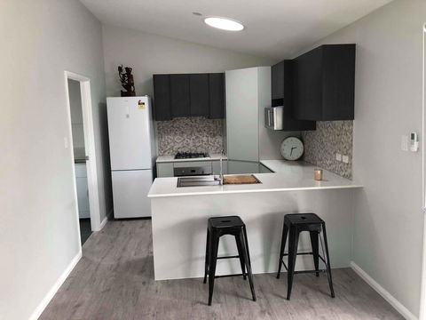 Ashley's Retreat Short Walk To Beach - Accommodation Mermaid Beach 1