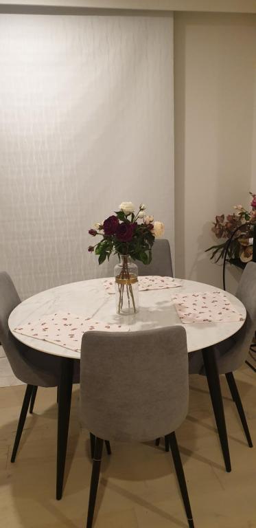 M-city Apartment - Accommodation Mermaid Beach 0