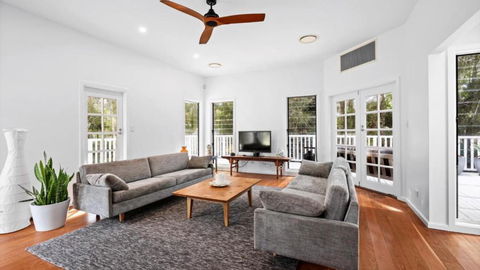 Macs Beach House - Accommodation Mermaid Beach 2